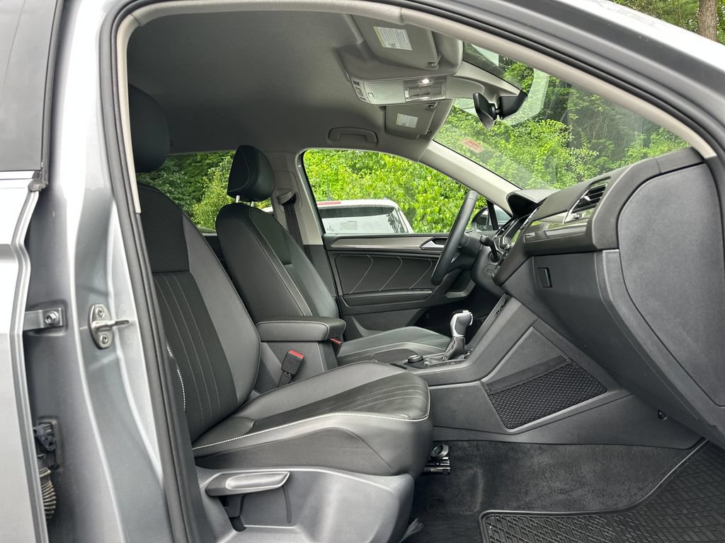 Certified 2024 Volkswagen Tiguan SE AWD/4WD image 20