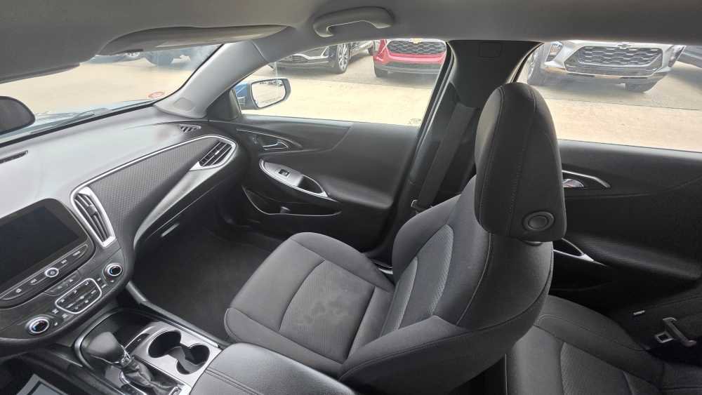 Used 2024 Chevrolet Malibu LT image 17
