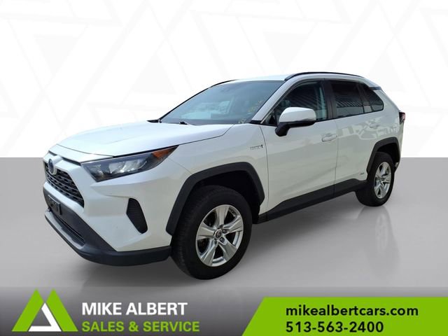 Used 2021 Toyota RAV4 LE image 3