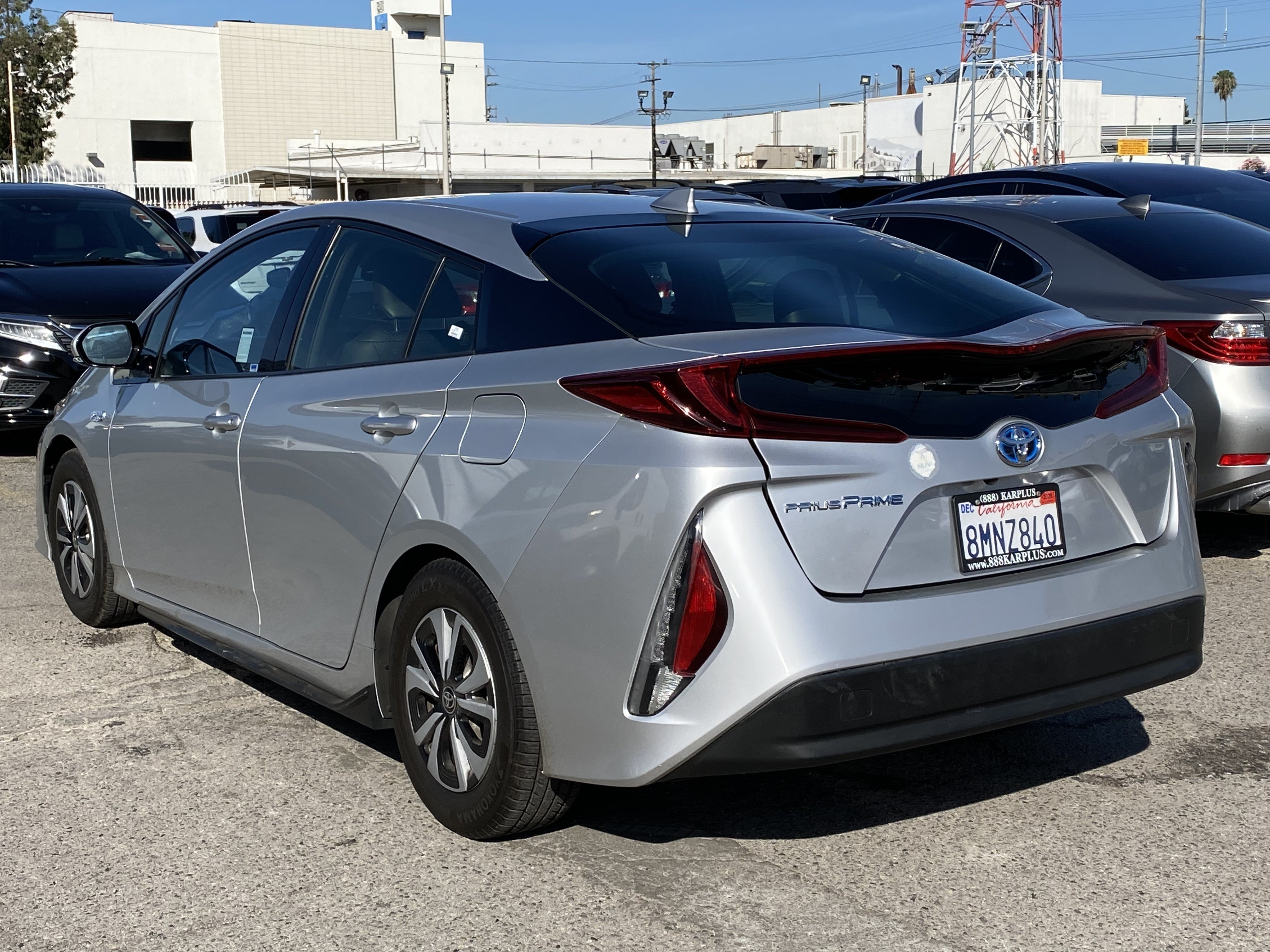 Used 2017 Toyota Prius Prime Premium w/ Preferred Accessory Package FWD image 10