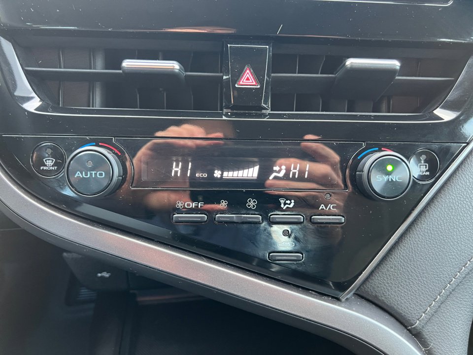 Used 2022 Toyota Camry LE image 22