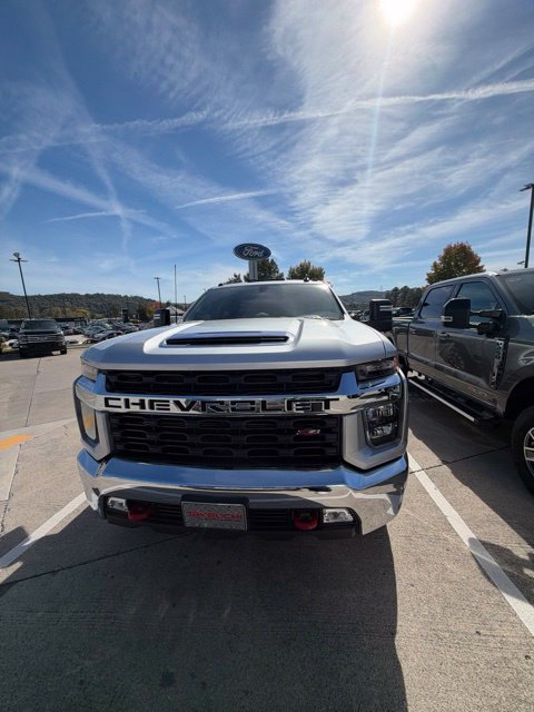 Used 2022 Chevrolet Silverado 2500 LT w/ Convenience Package AWD/4WD image 2