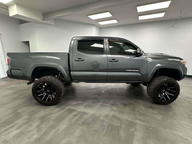 Used 2020 Toyota Tacoma TRD Sport AWD/4WD image 7