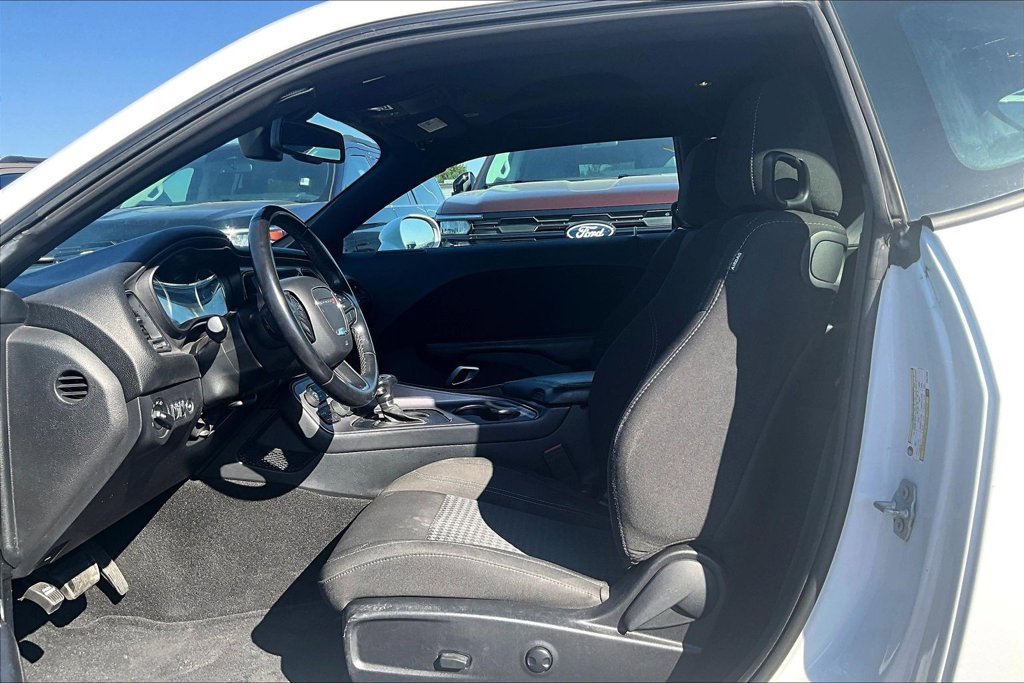 Used 2023 Dodge Challenger SXT RWD image 27