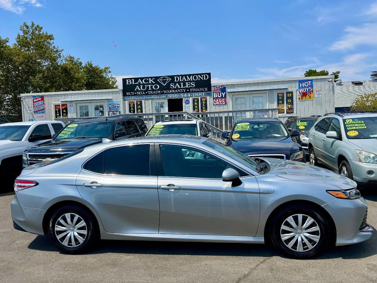Used 2020 Toyota Camry LE image 10