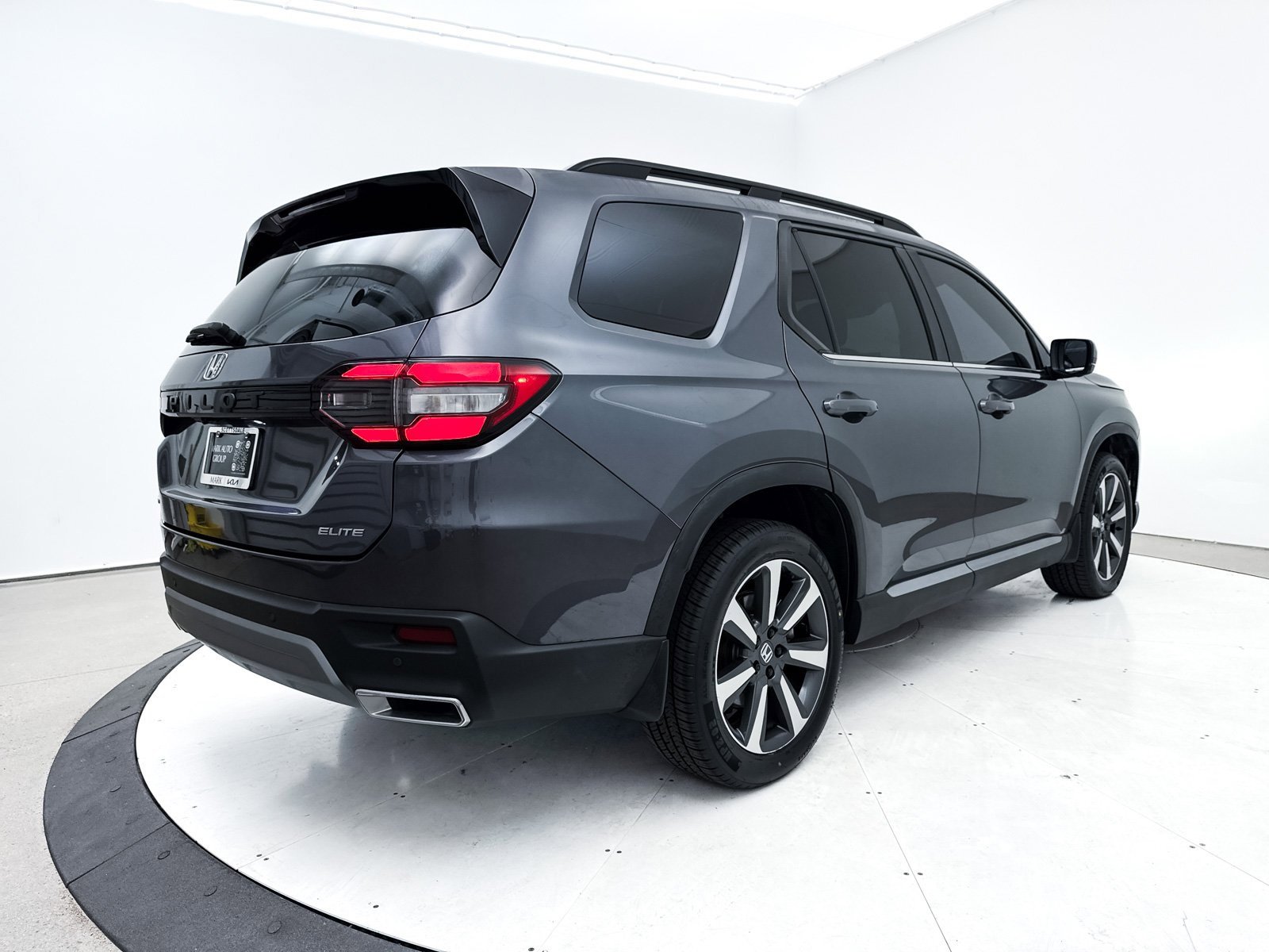 Used 2023 Honda Pilot Elite image 18