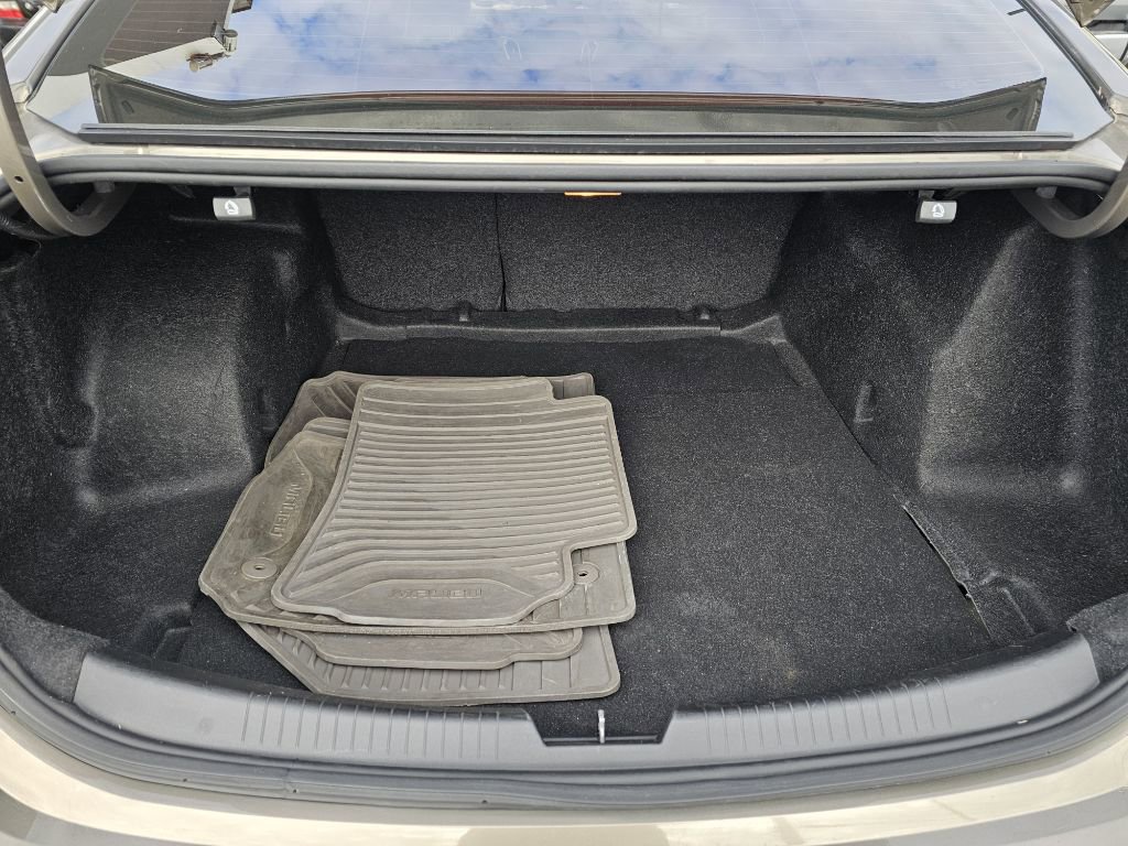 Used 2020 Chevrolet Malibu LT image 50