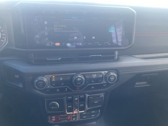 Used 2024 Jeep Wrangler Unlimited Rubicon w/ Convenience Group image 9