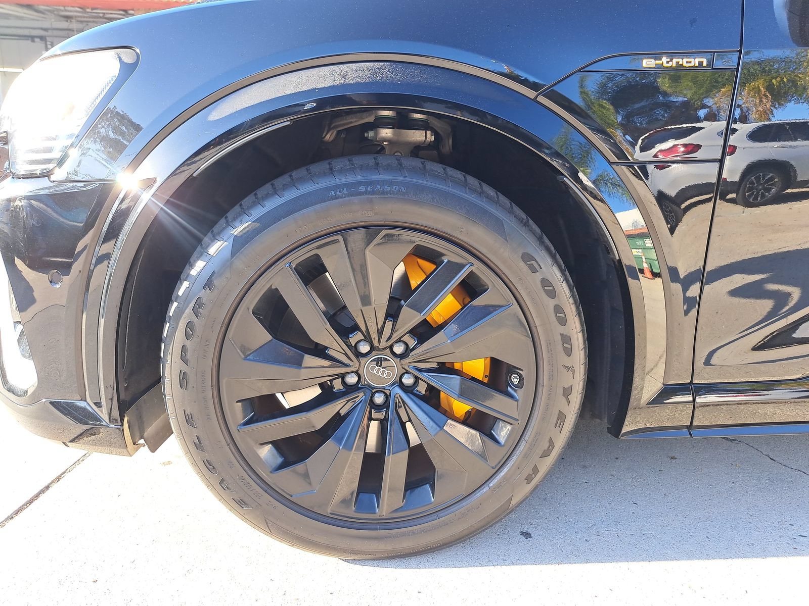 Used 2022 Audi e-tron S Prestige AWD/4WD image 11