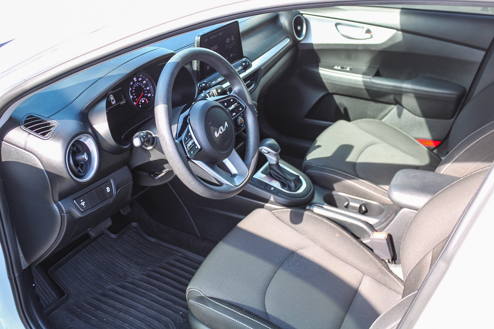 Used 2023 Kia Forte LXS FWD image 19