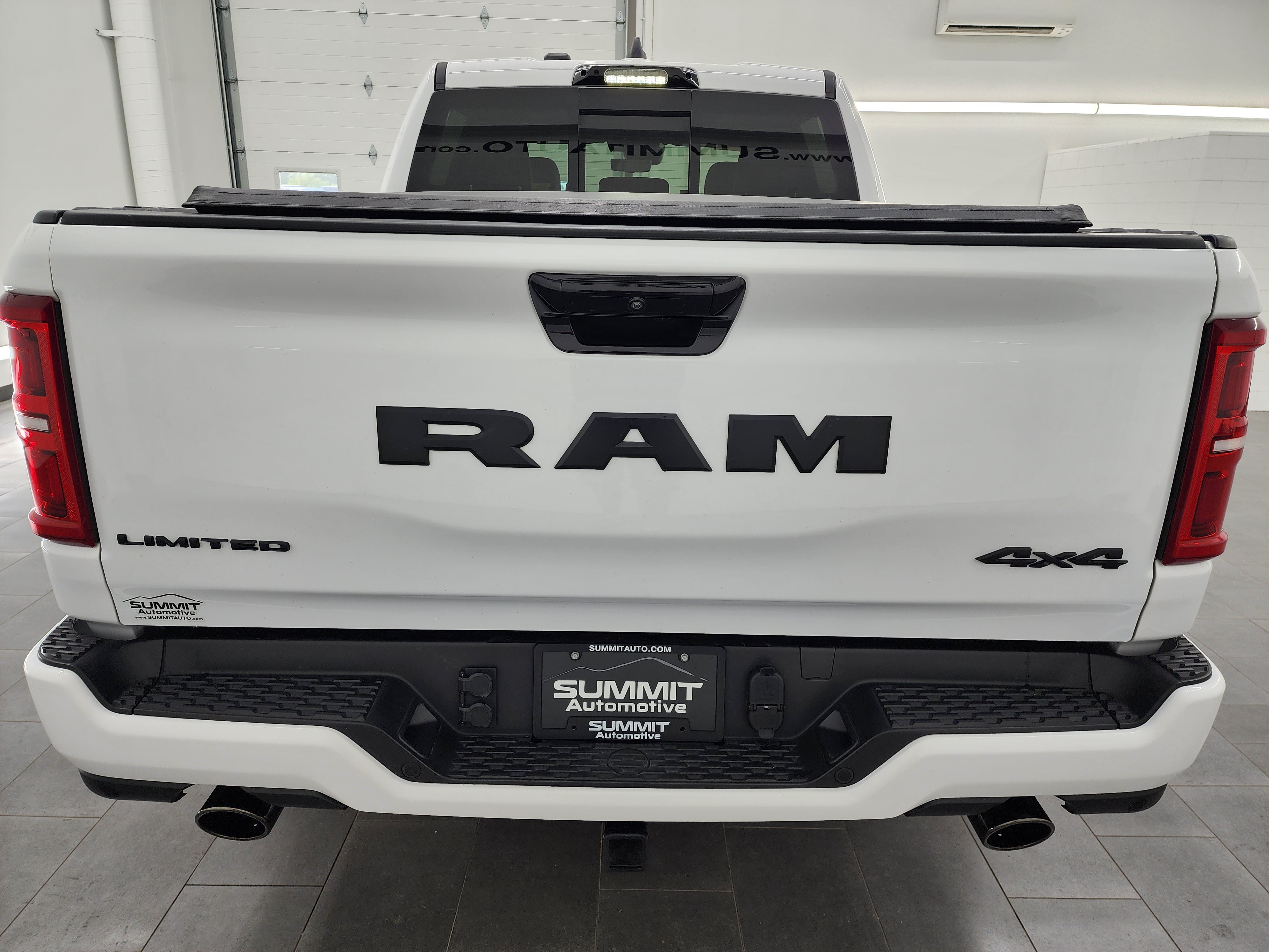 Used 2025 RAM 1500 Limited AWD/4WD image 34