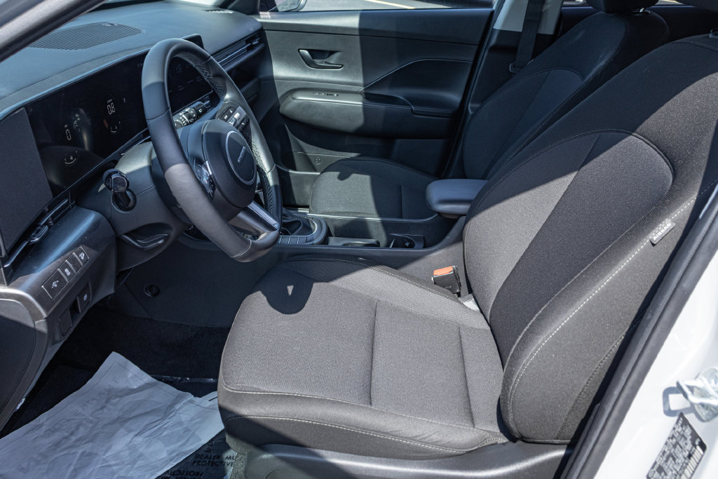 Certified 2025 Hyundai Kona SEL AWD/4WD image 14