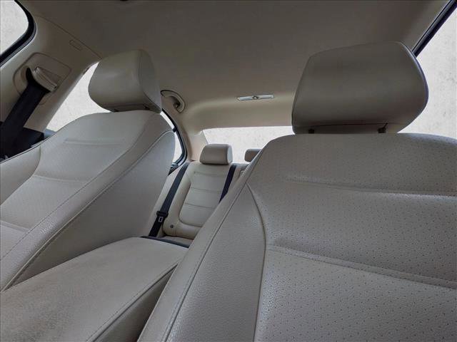 Used 2017 Volkswagen Jetta SEL FWD image 16
