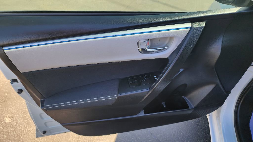 Used 2016 Toyota Corolla L image 11