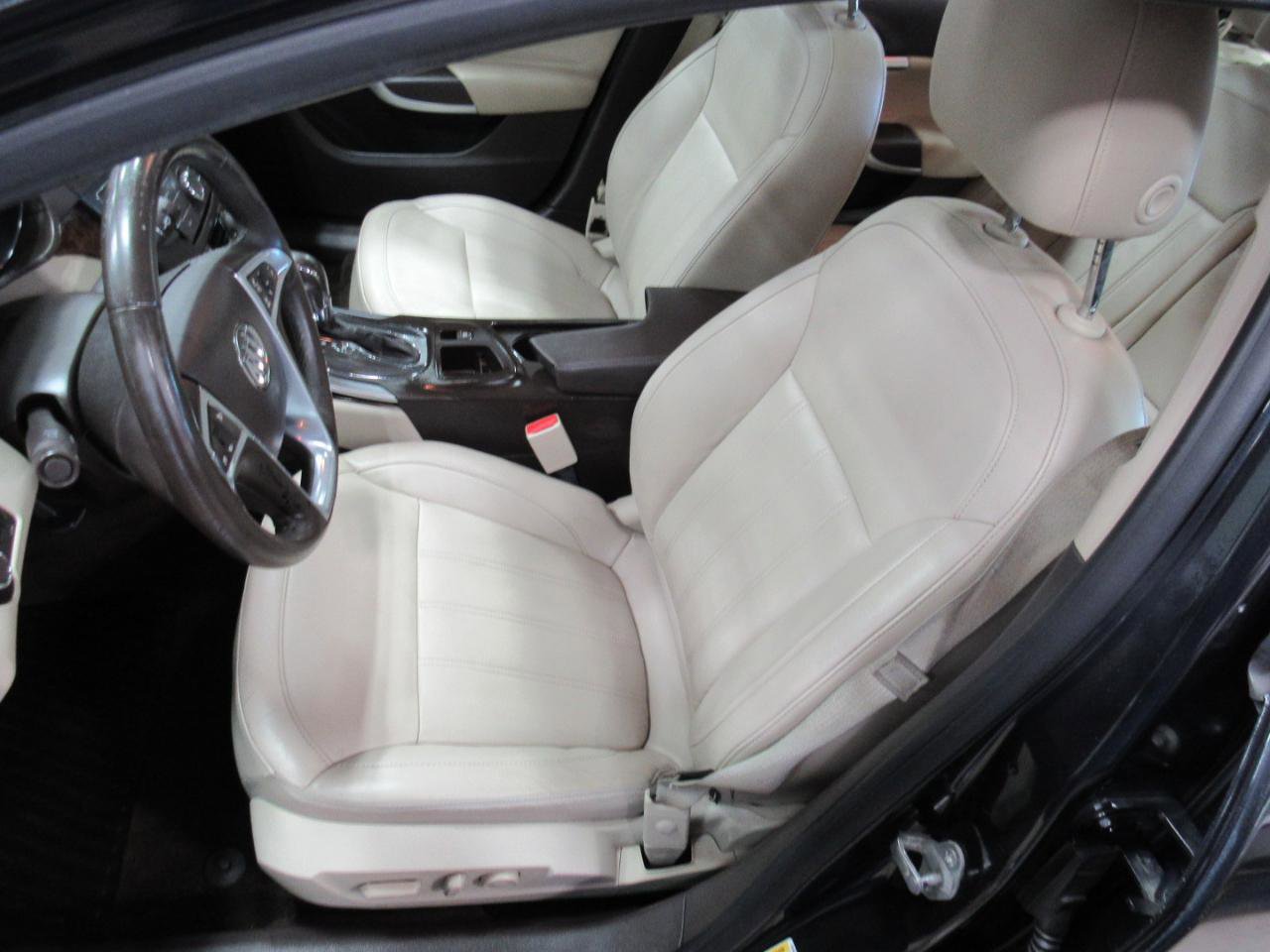 Used 2012 Buick Regal Premium image 15