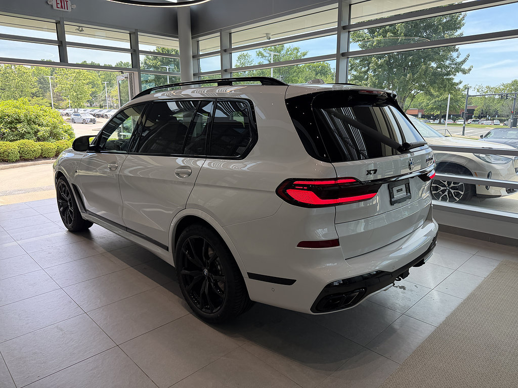 New 2027 BMW X7 M60i AWD/4WD image 4