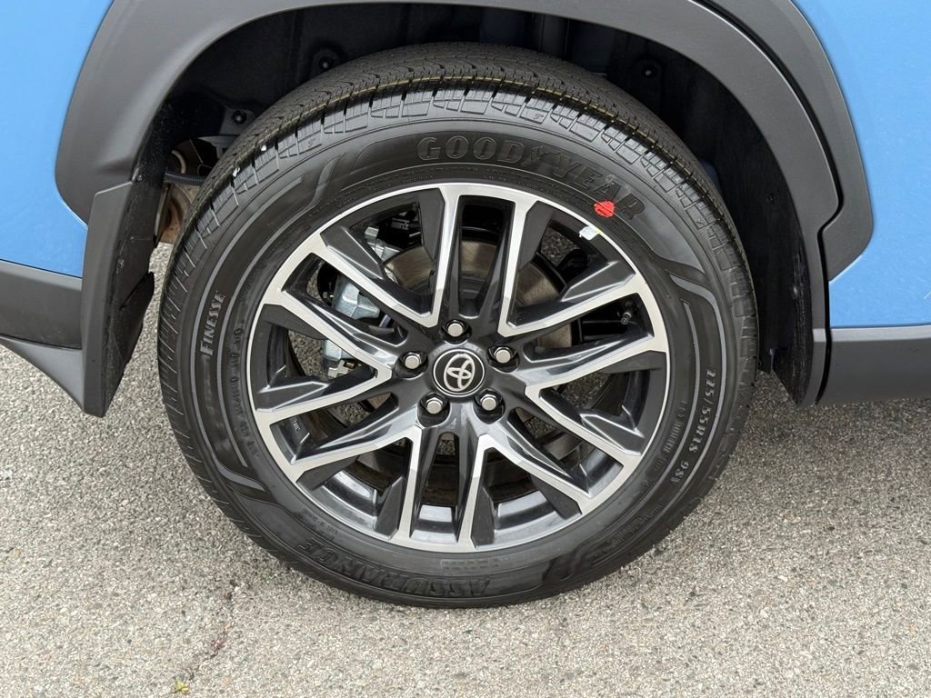 Certified 2026 Toyota Corolla Cross XLE image 14