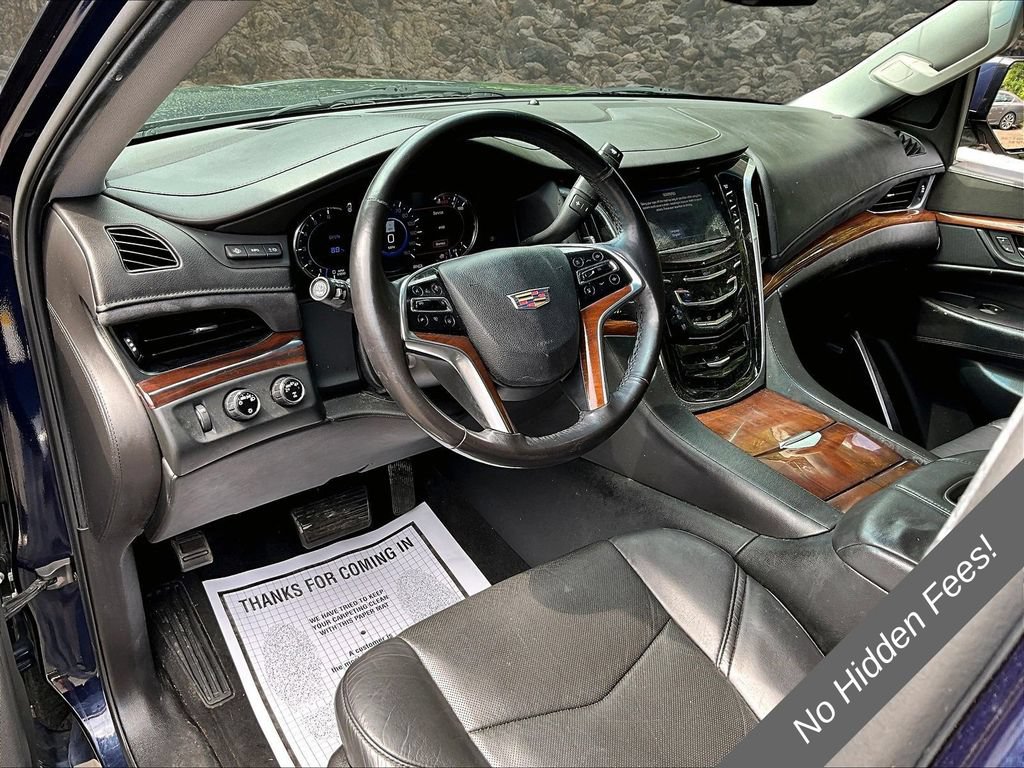 Used 2018 Cadillac Escalade Luxury AWD/4WD image 11