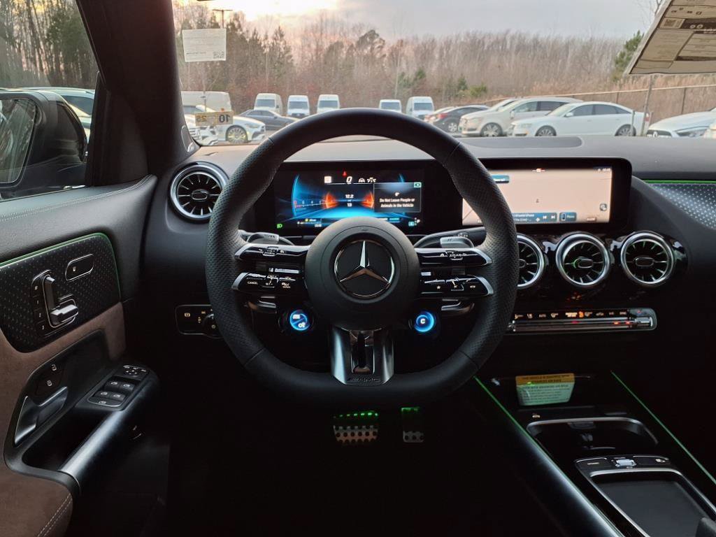 Used 2025 Mercedes-Benz GLA 35 AMG 4MATIC image 12