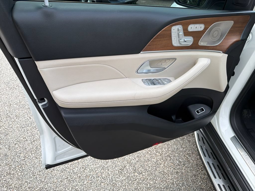 Used 2022 Mercedes-Benz GLS 450 4MATIC image 10