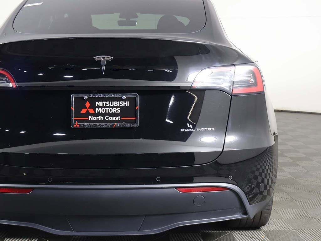 Used 2022 Tesla Model Y Long Range image 18