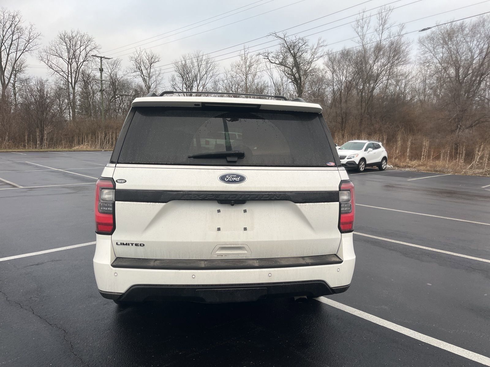 Used 2021 Ford Expedition Limited image 3