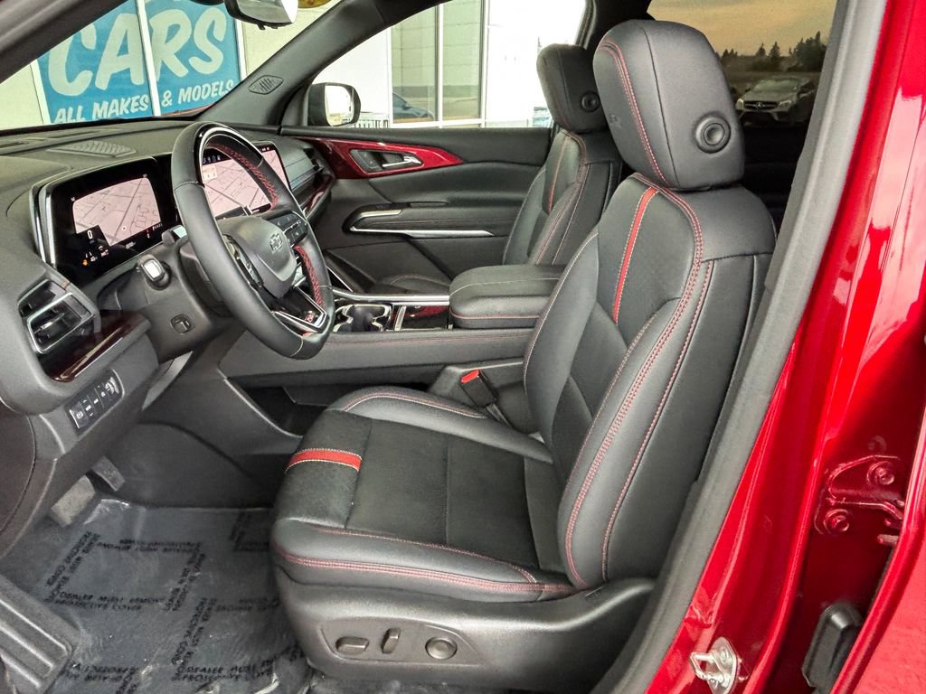 Used 2024 Chevrolet Traverse RS image 21