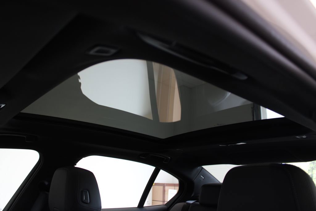 New 2026 BMW 550e xDrive AWD/4WD image 24