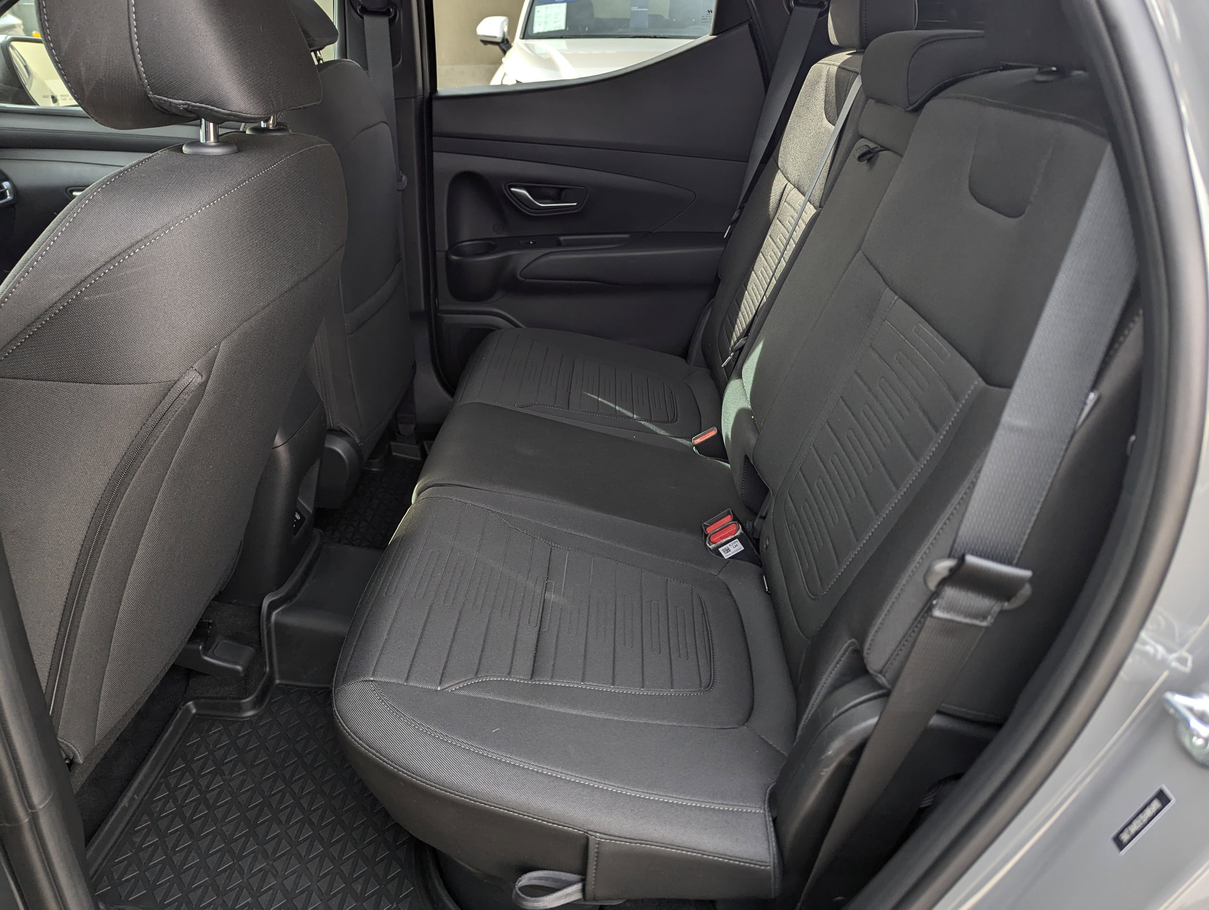 Certified 2025 Hyundai Santa Cruz SE image 9