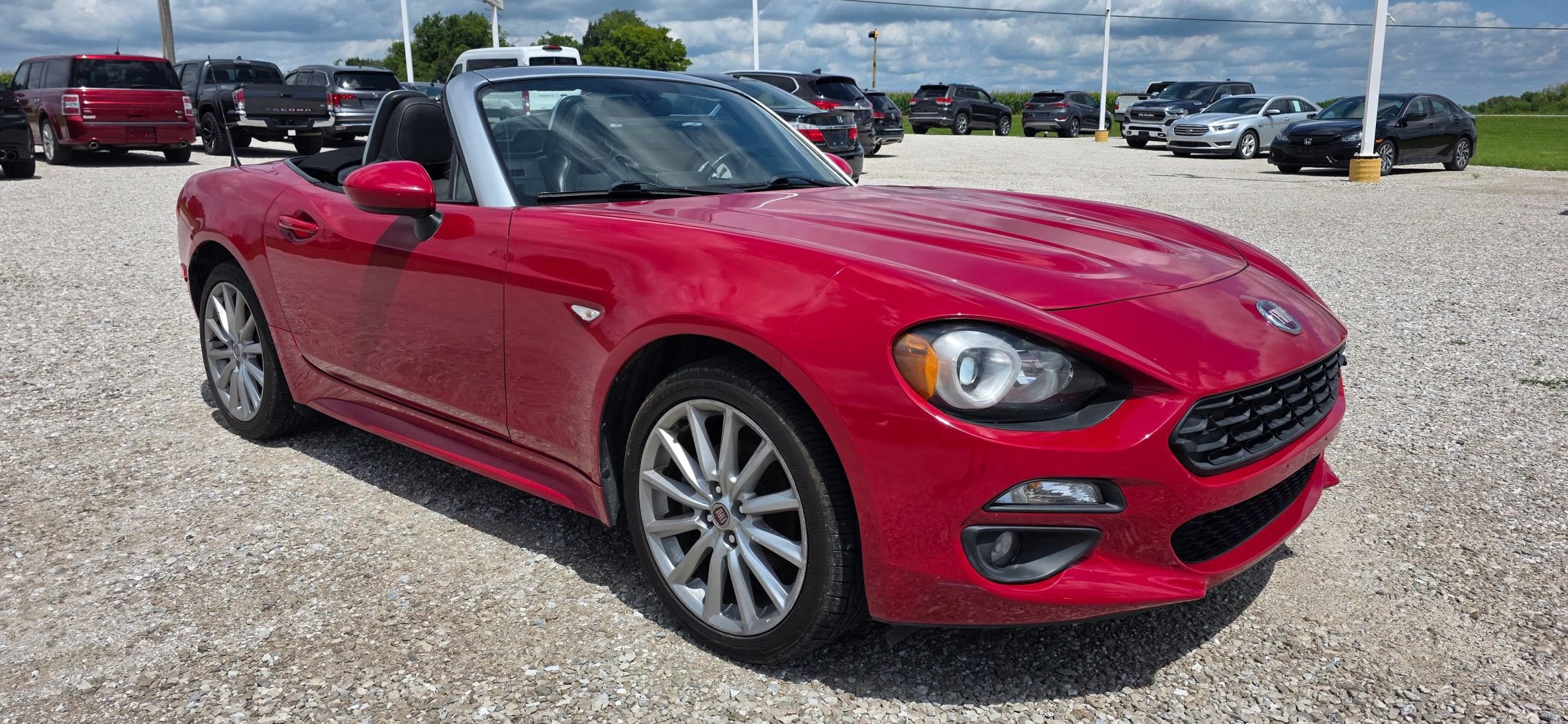 Used 2017 FIAT 124 Spider Lusso RWD image 1
