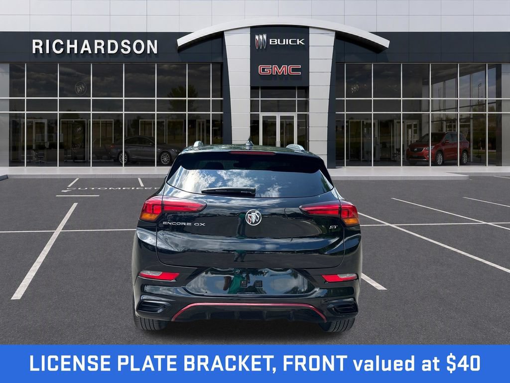 Used 2022 Buick Encore GX Preferred w/ Sport Touring Package FWD image 4