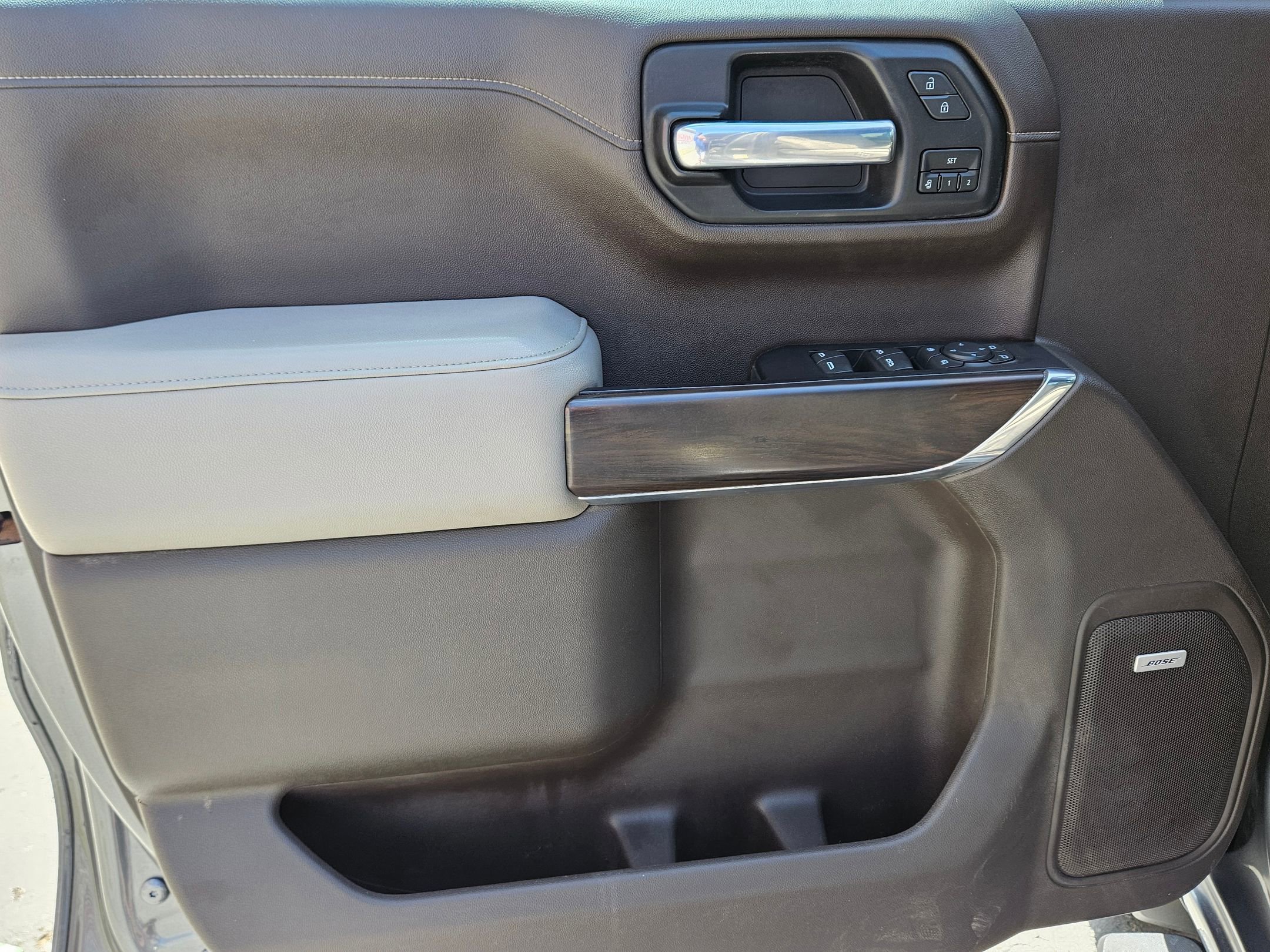 Used 2021 GMC Sierra 1500 SLT image 16