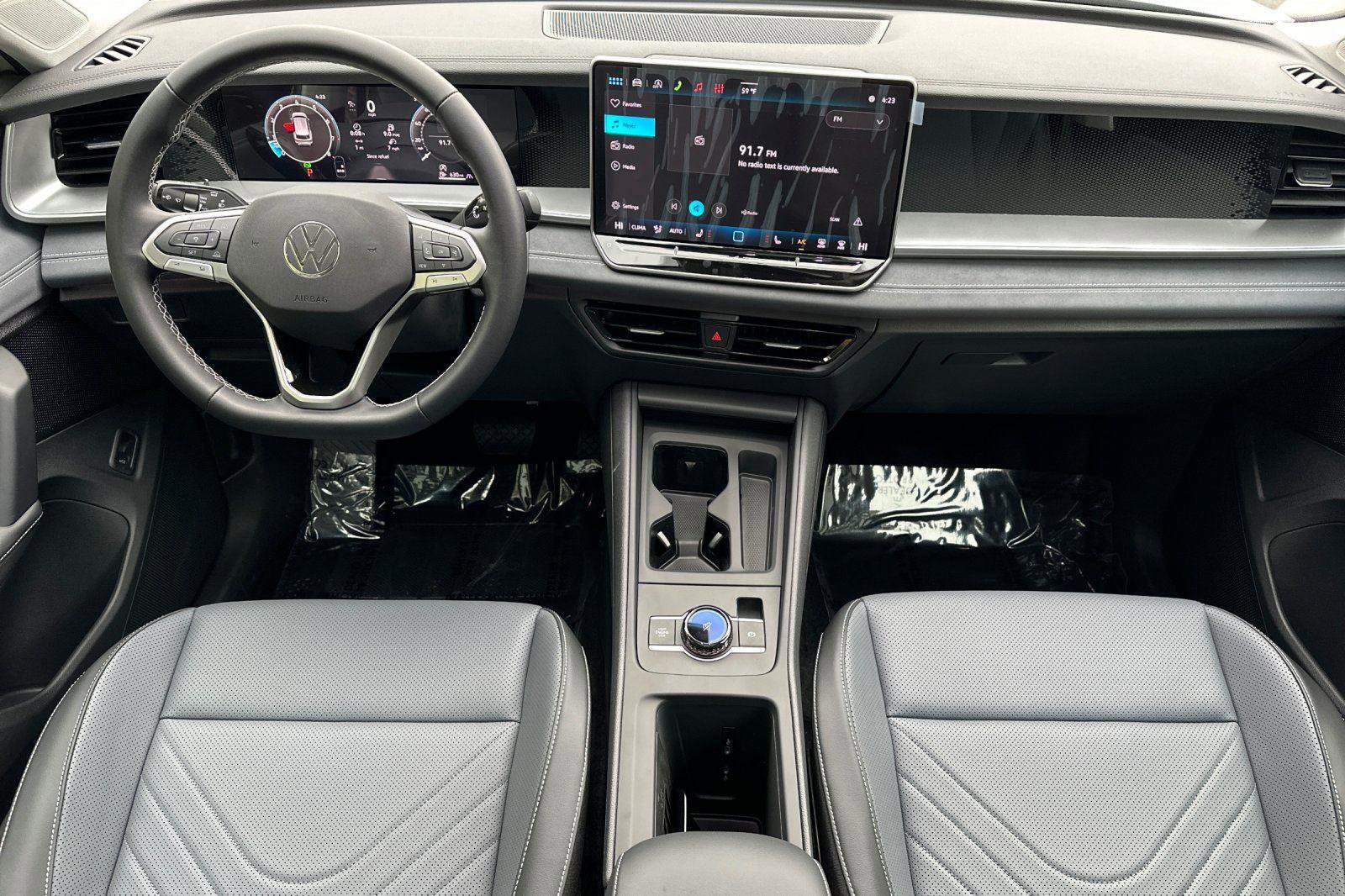 New 2026 Volkswagen Tiguan SE image 12