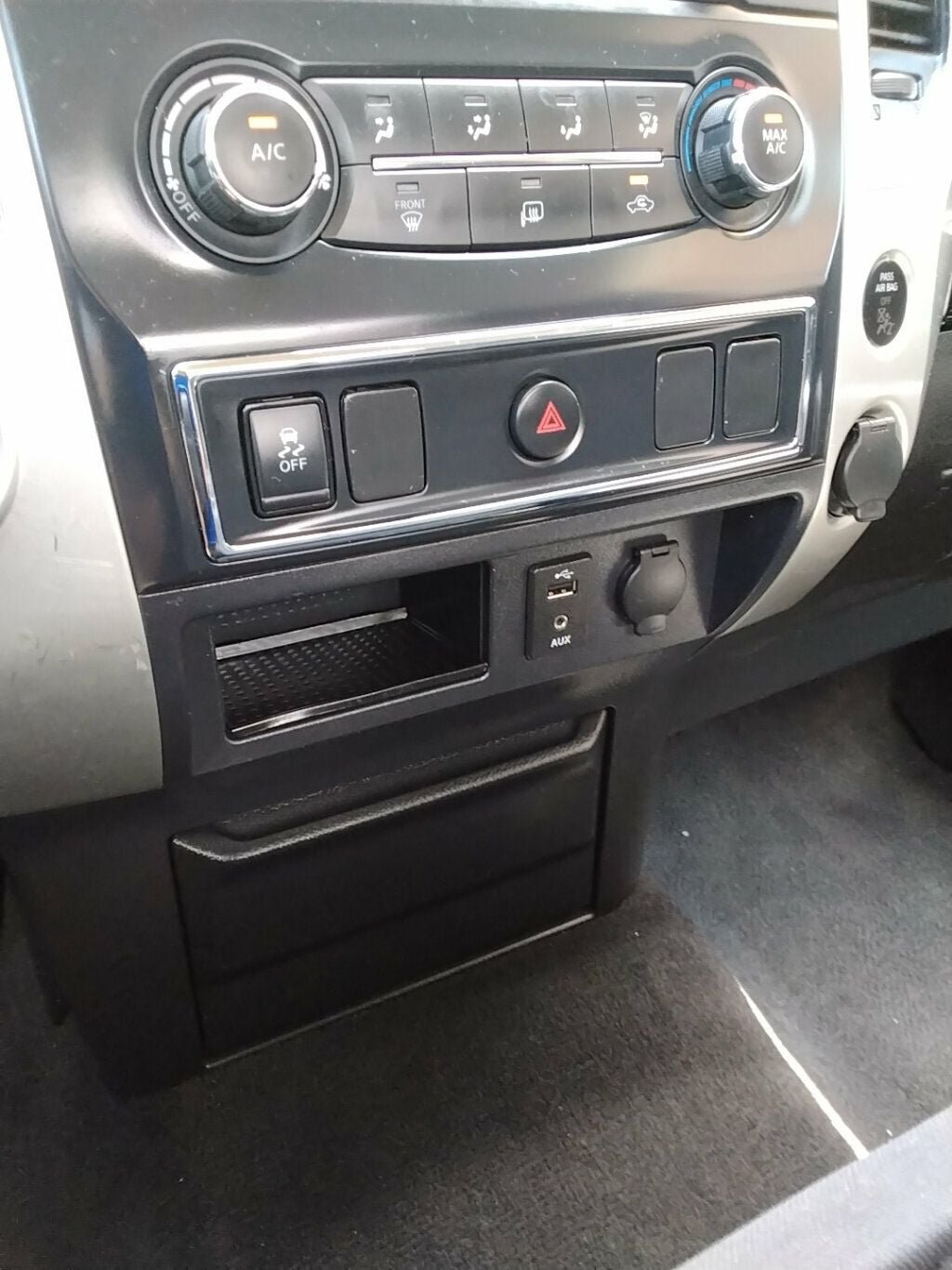 Used 2018 Nissan Titan SV RWD image 17