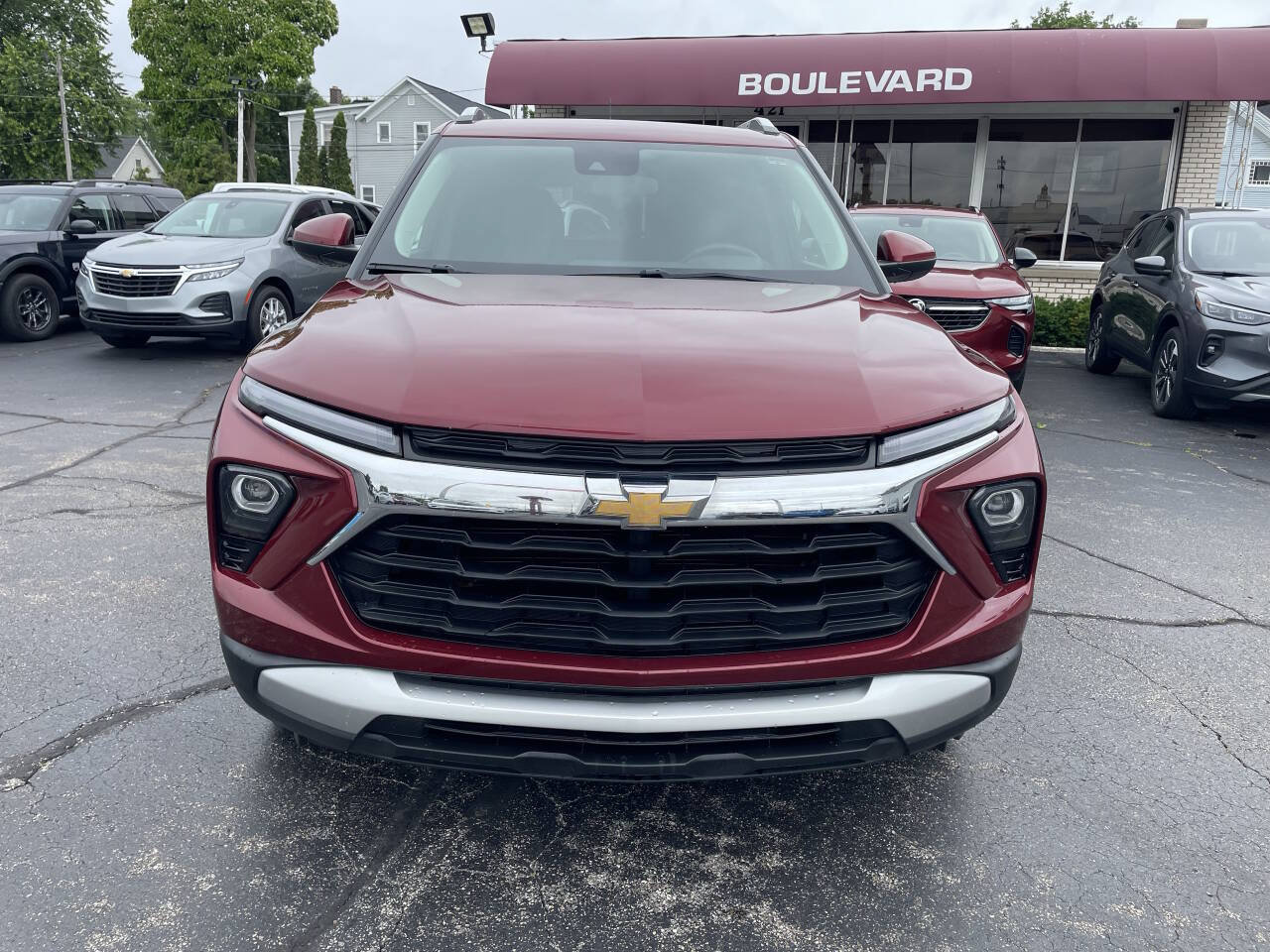 Used 2025 Chevrolet TrailBlazer LT w/ LT Cold Weather Package AWD/4WD image 9