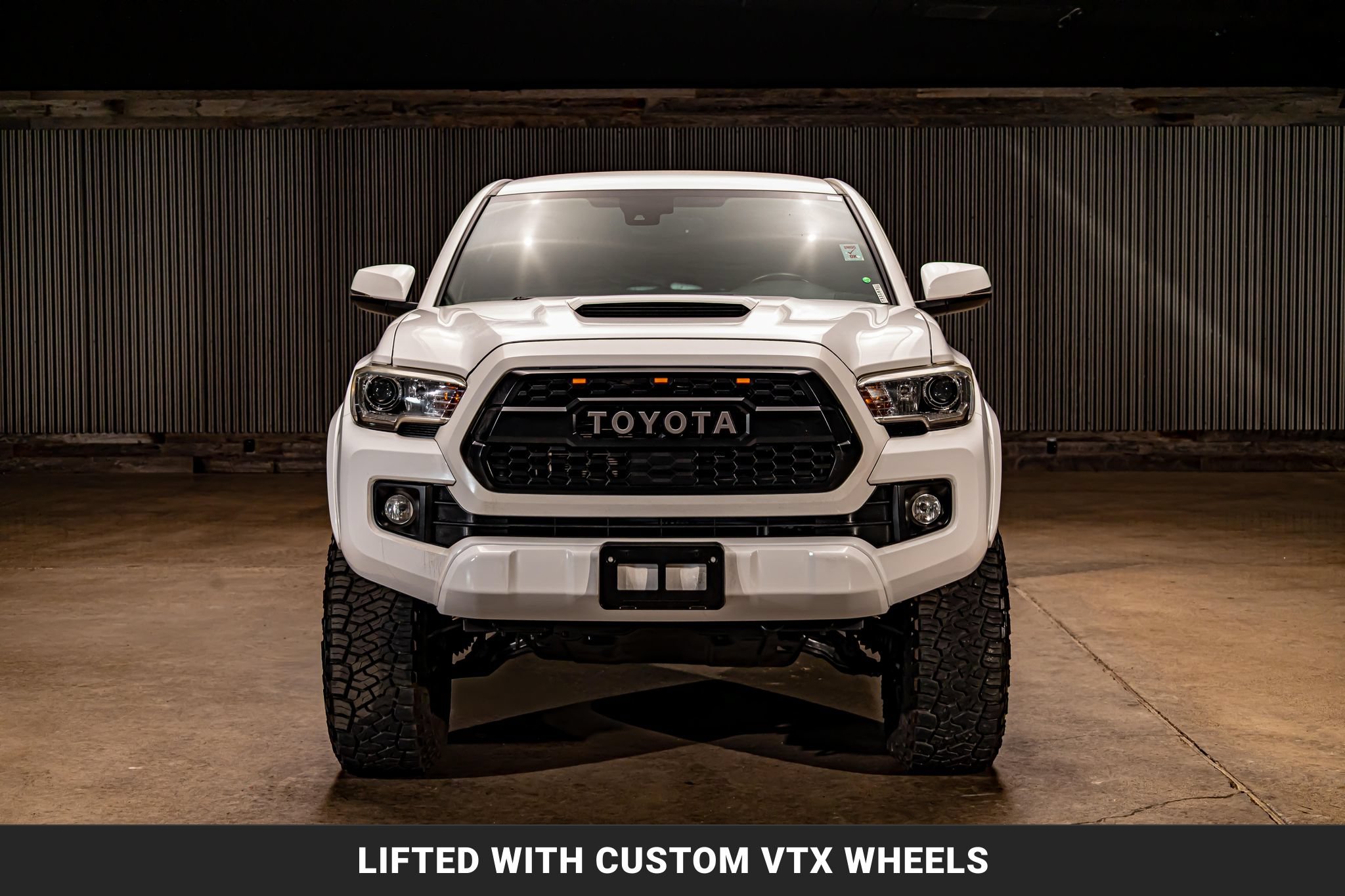 Used 2019 Toyota Tacoma TRD Sport AWD/4WD image 3