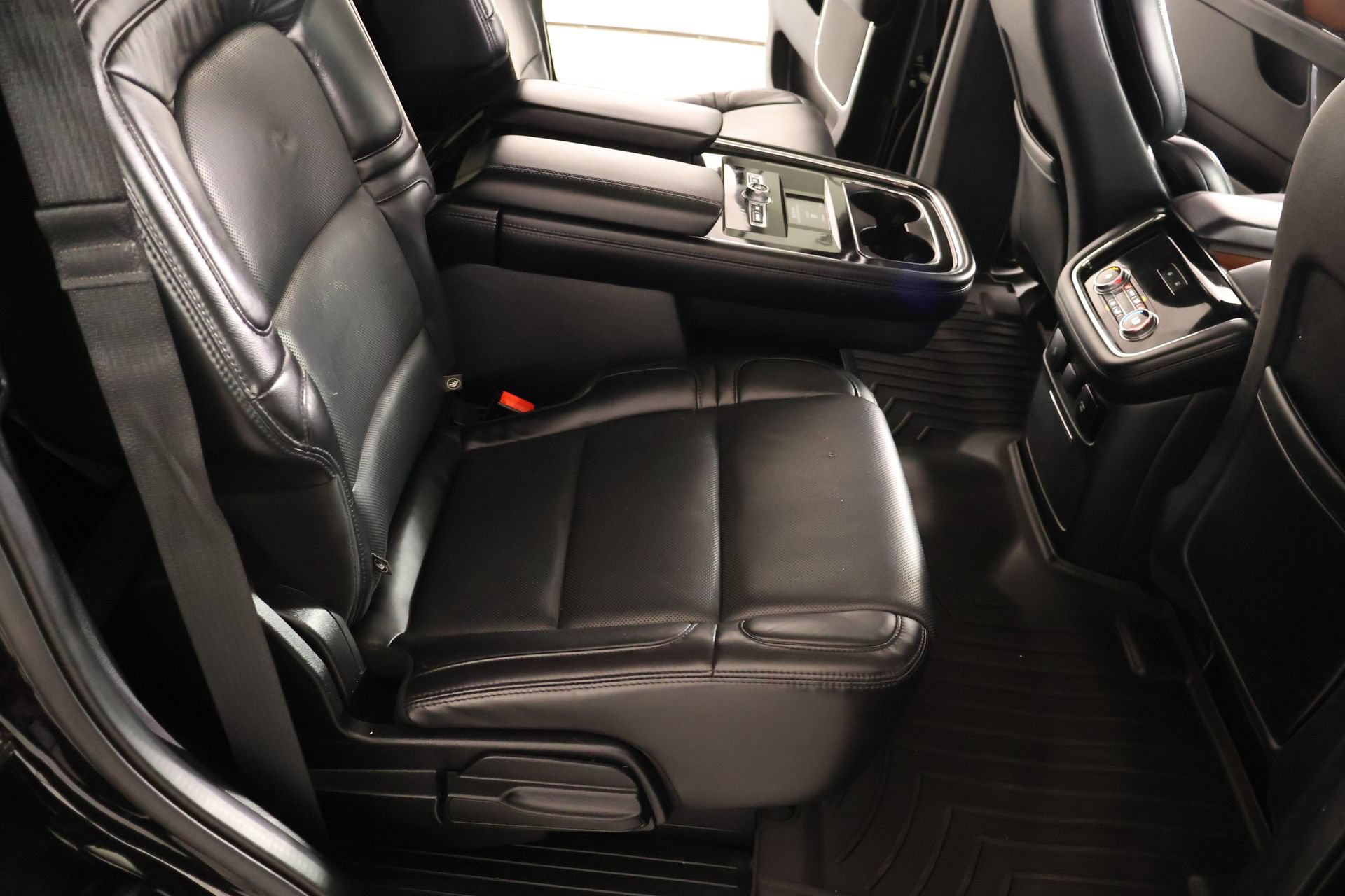 Used 2020 Lincoln Navigator Reserve AWD/4WD image 16