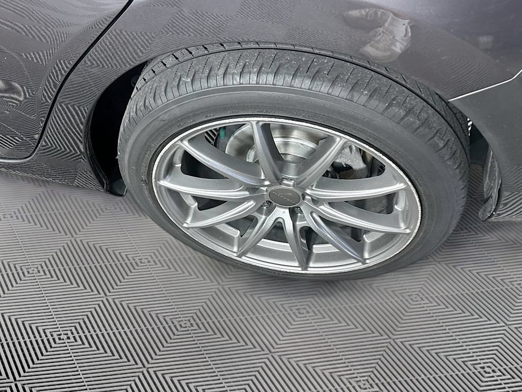 Used 2018 MAZDA MAZDA3 Touring FWD image 38