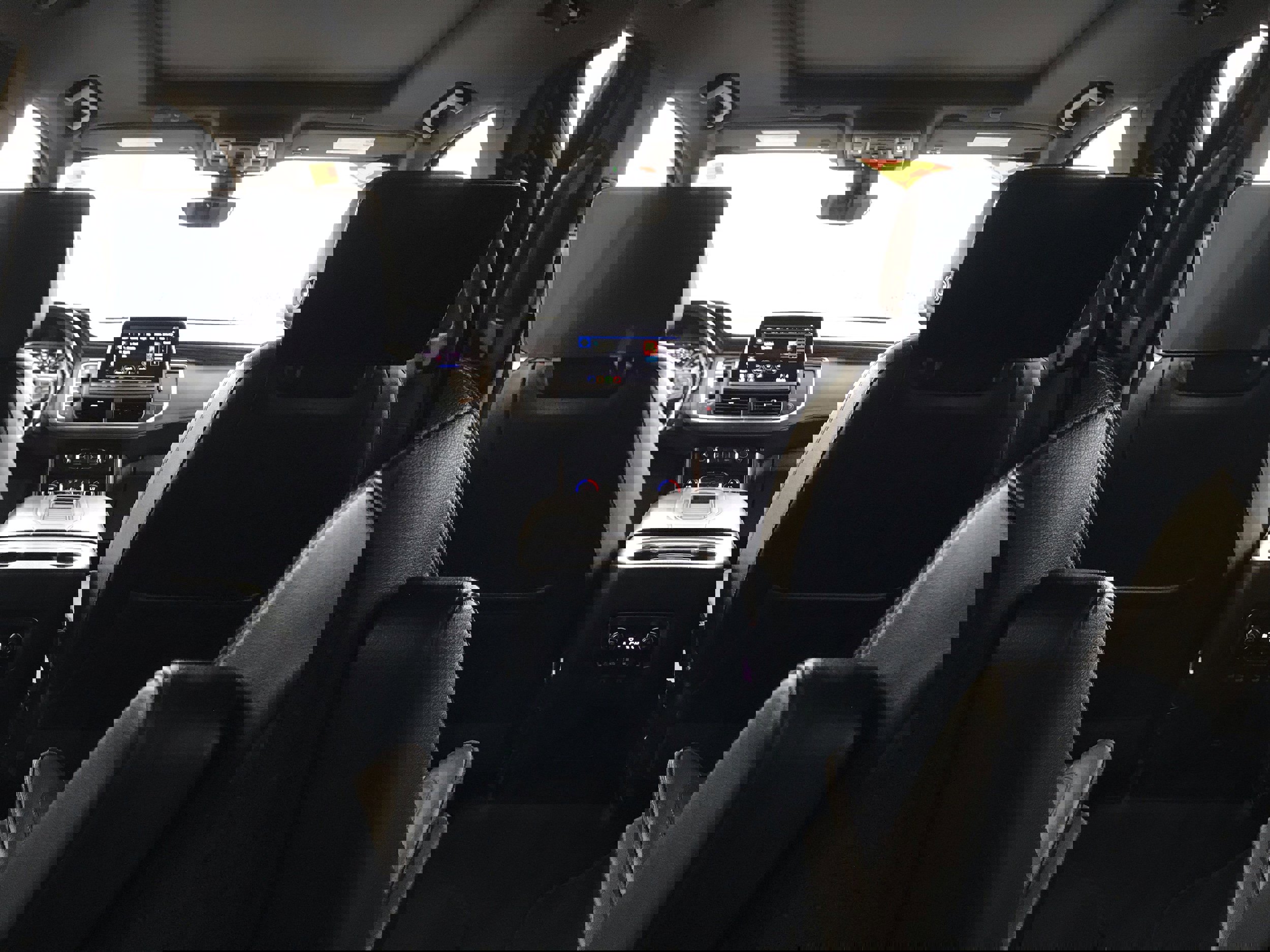 Used 2021 Chevrolet Suburban High Country w/ Premium Package image 22