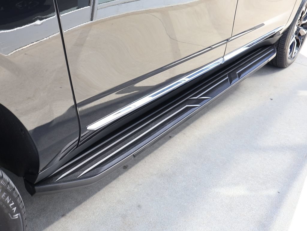 Certified 2025 GMC Yukon XL Elevation AWD/4WD image 36