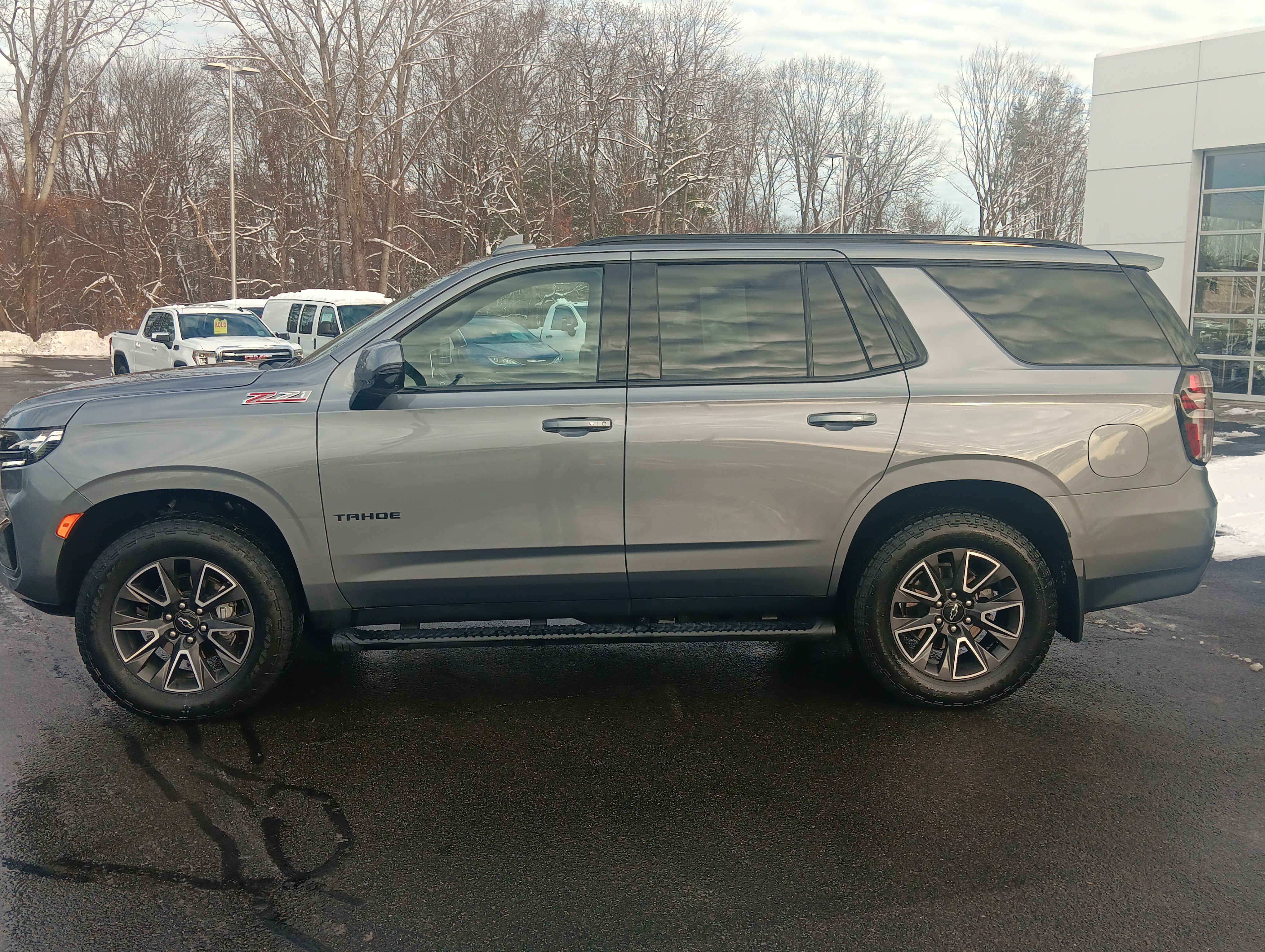 Certified 2022 Chevrolet Tahoe Z71 w/ Luxury Package image 3