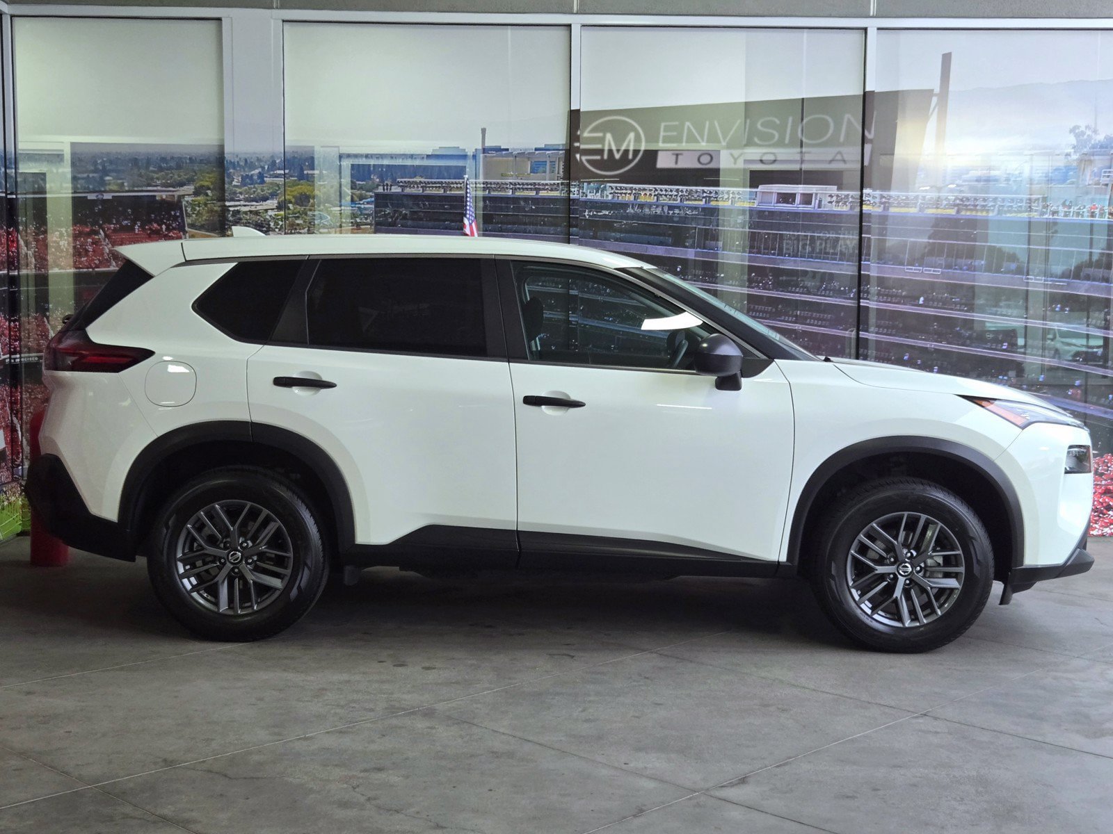 Used 2021 Nissan Rogue S FWD image 4