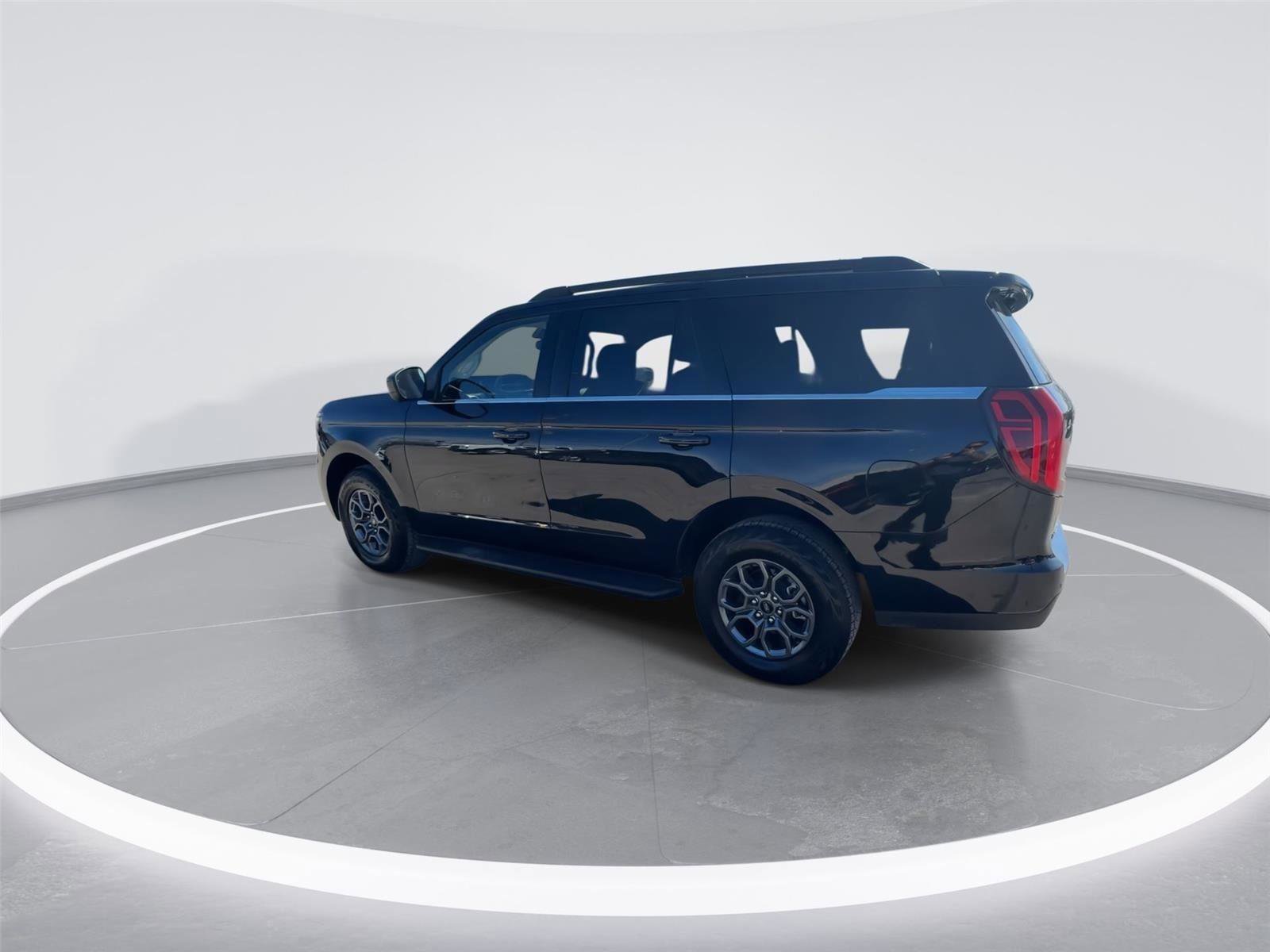 Certified 2025 Ford Expedition Active image 6