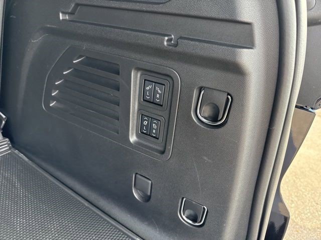 Certified 2025 Buick Enclave Avenir w/ Super Cruise Package AWD/4WD image 9