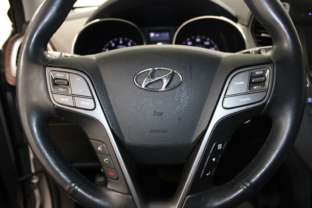 Used 2017 Hyundai Santa Fe Limited image 8