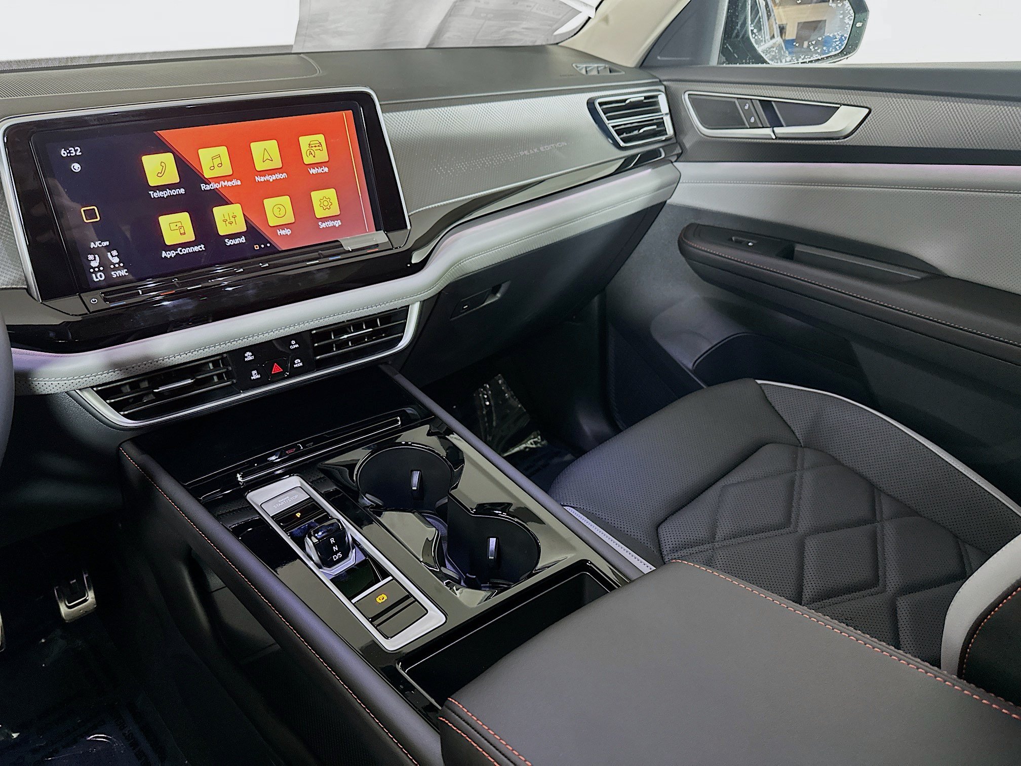 New 2026 Volkswagen Atlas Peak Edition AWD/4WD image 22