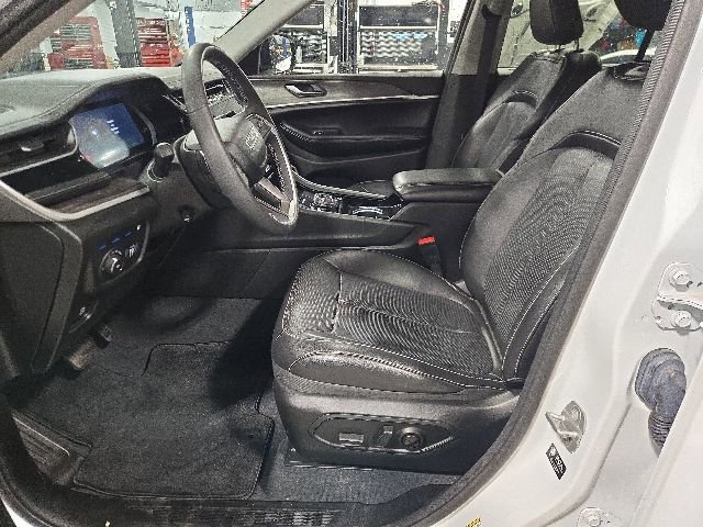 Used 2022 Jeep Grand Cherokee Limited 4xe w/ Luxury Tech Group II AWD/4WD image 14