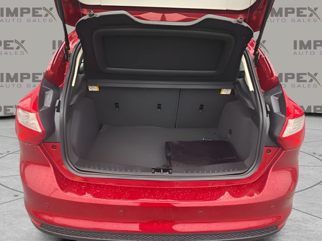 Used 2013 Ford Focus SE FWD image 25