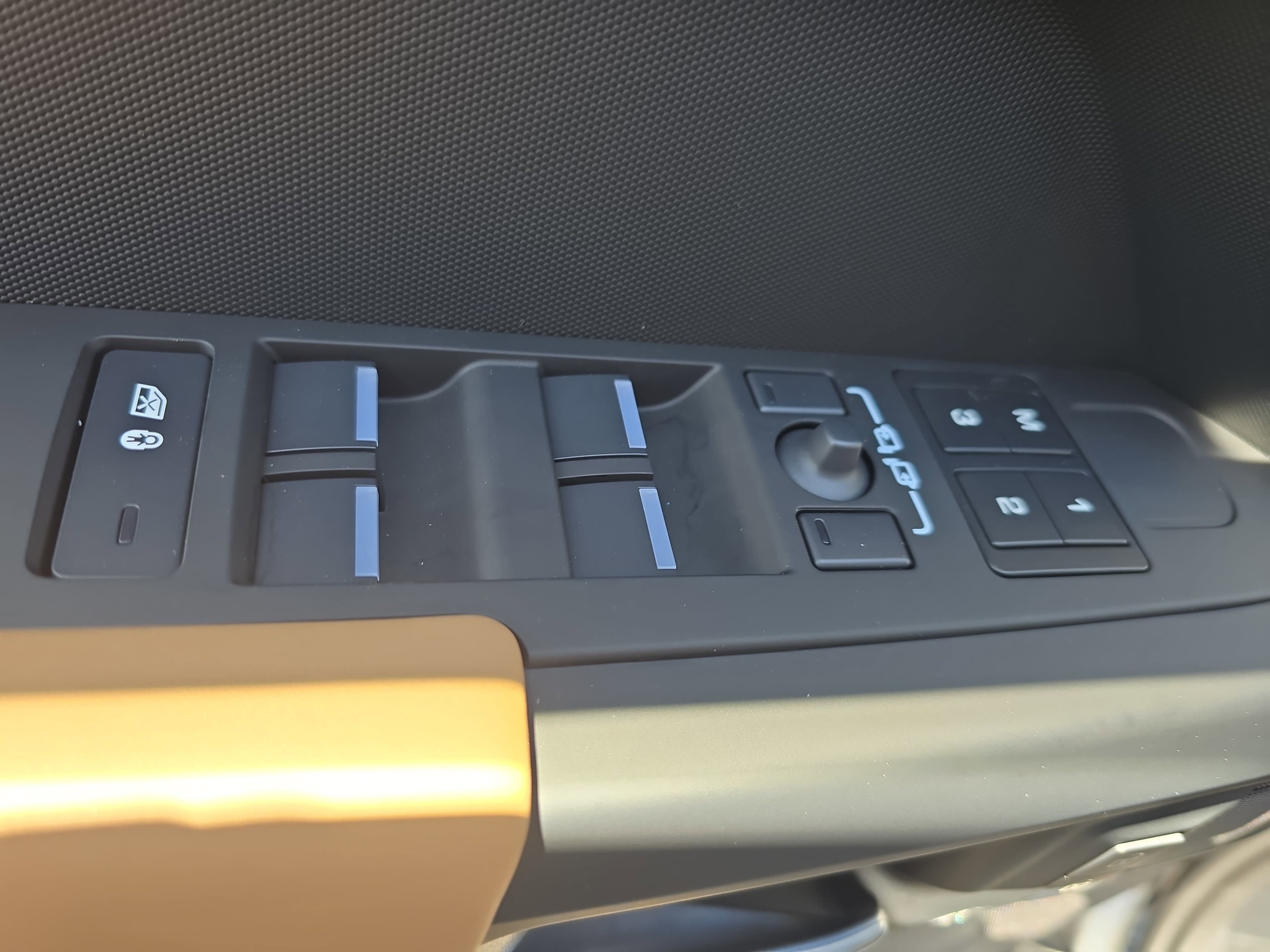 New 2026 Land Rover Defender 110 X-Dynamic SE AWD/4WD image 26