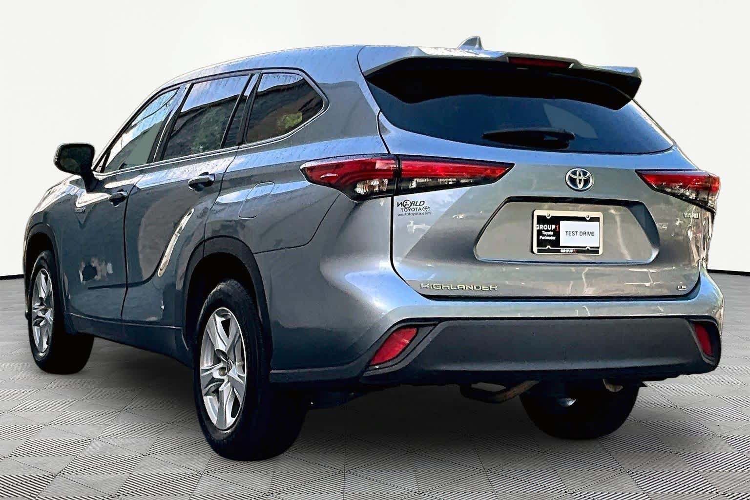 Certified 2020 Toyota Highlander LE FWD image 12